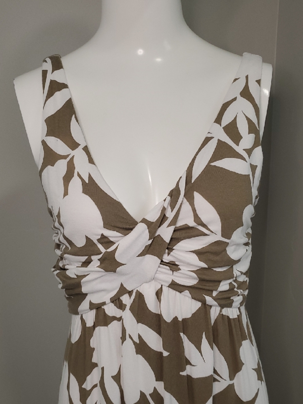 Tommy Bahama White and Olive Floral Midi Dress - Picture 2 of 4